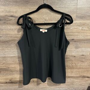 Tie Strap Black Flow Top